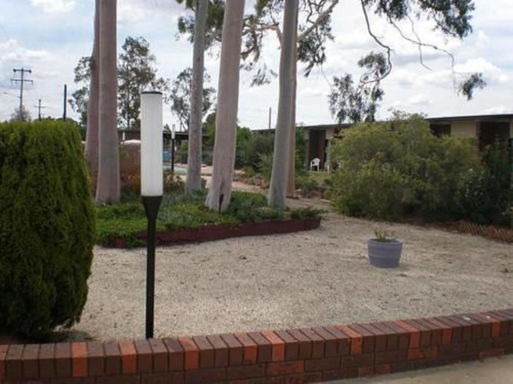 Riviana Motel Deniliquin Exterior foto